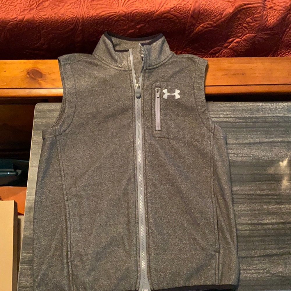 Boys under armour vest